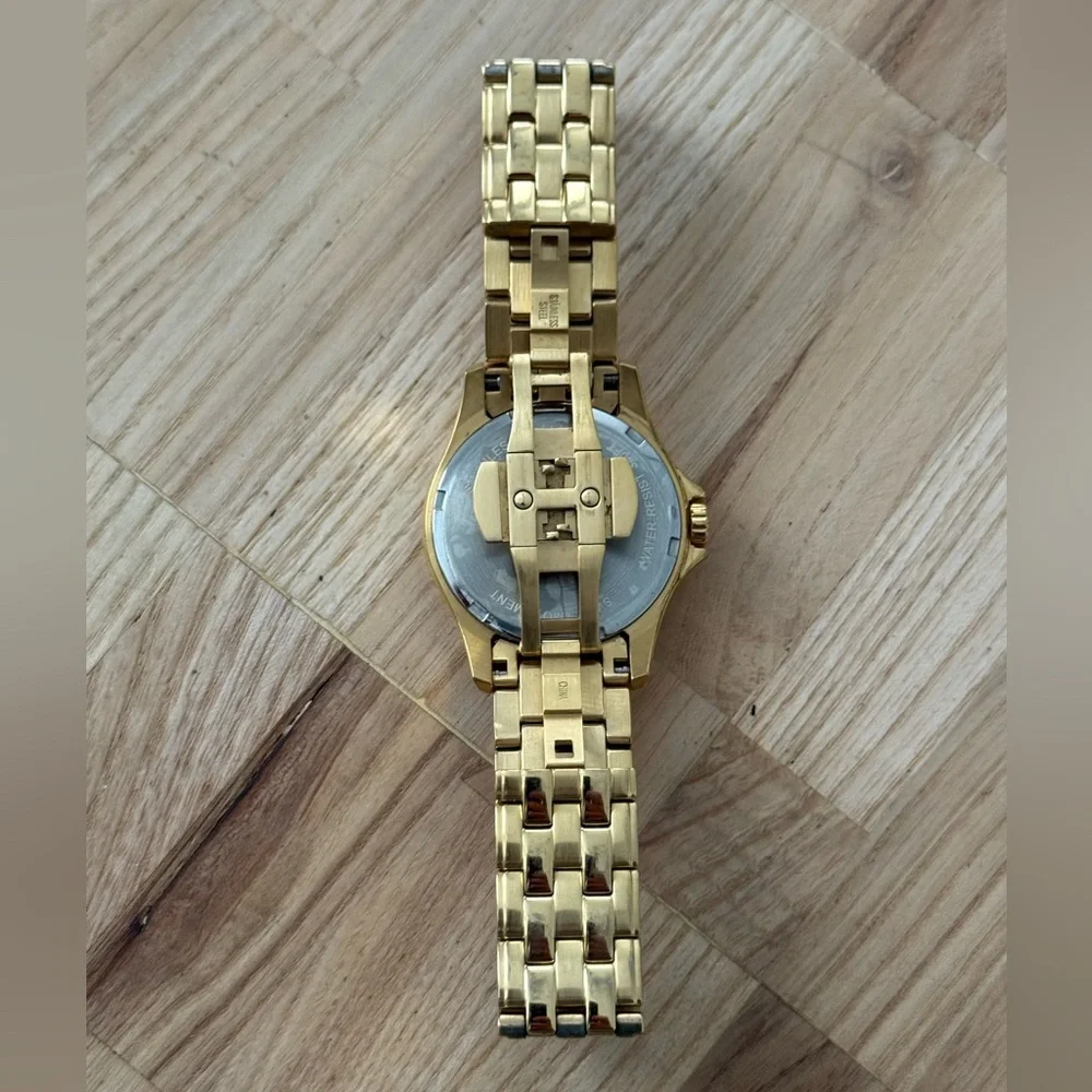 Tourneau Diamond Luxury Ladies Watch White Dial Gold-Tone Bracelet Diamonds
